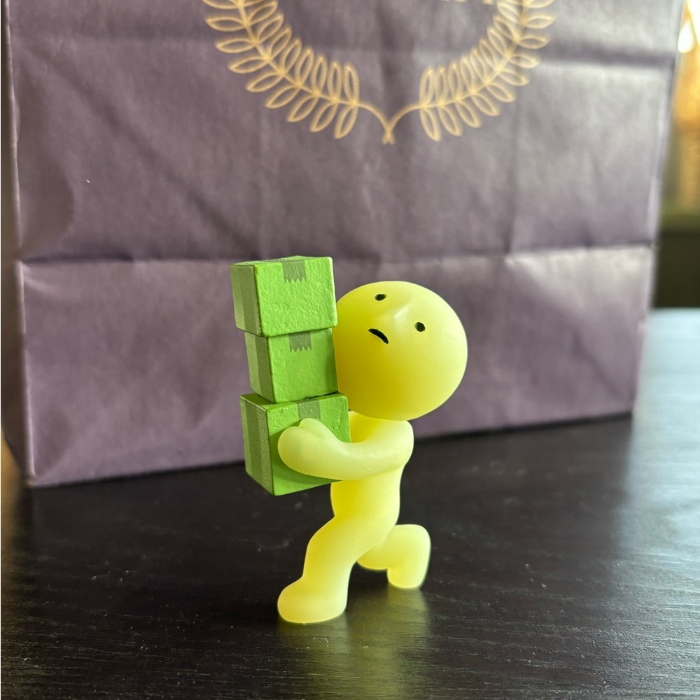 [SOLD] [NEW] Smiski Balancing Boxes Moving series